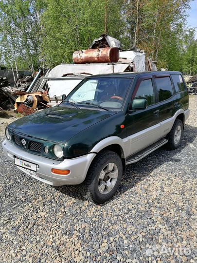 Nissan Terrano 2.4 МТ, 1998, 320 000 км