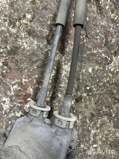 Троса кулисы Nissan Tiida 1