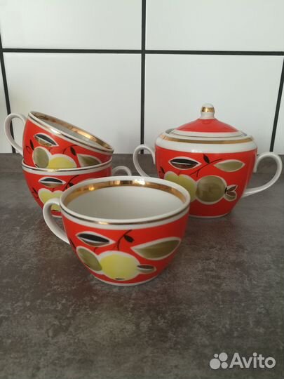 Чашки и сахарница Золотое яблоко Полонное