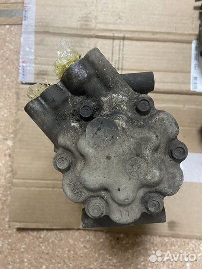 Компрессор кондиционера 1.6 4WD Renault Duster 1