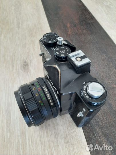 Пленочный фотоаппарат зенит