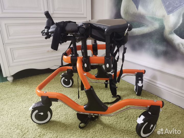 Опоры-ходунки на 4-х колесах для детей с дцп