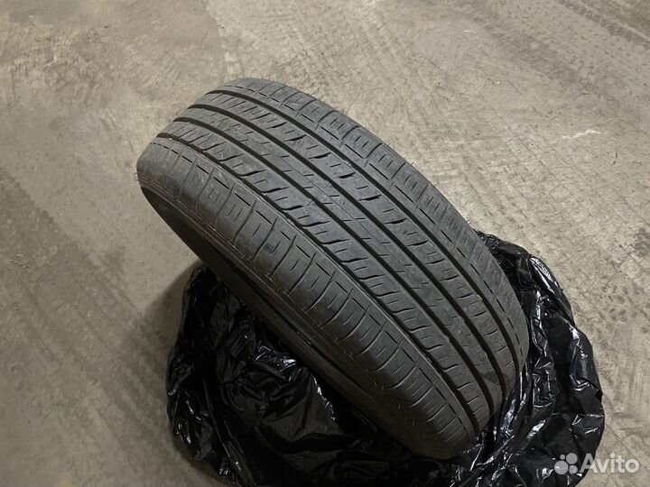 Dunlop DSV-01 215/60 R16