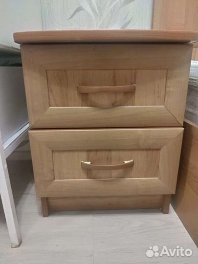Тумба прикроватная с ящиками