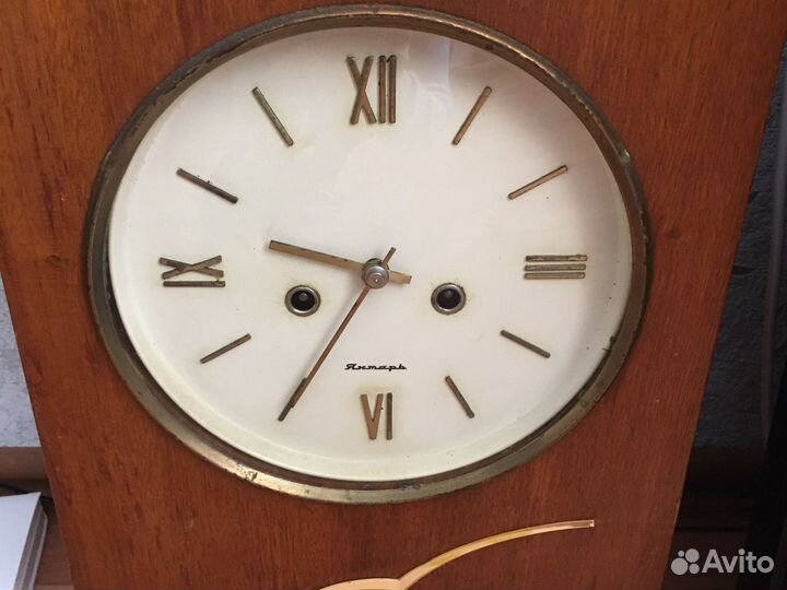 Часы стариные янтарь