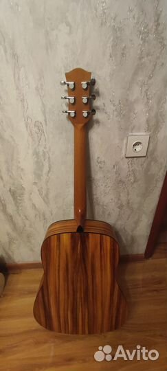 Акустическая гитара