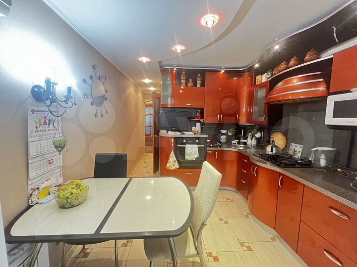 4-к. квартира, 80 м², 2/9 эт.