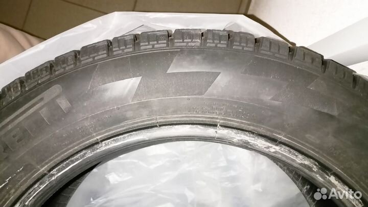 Pirelli Ice Zero FR 215/60 R17 100