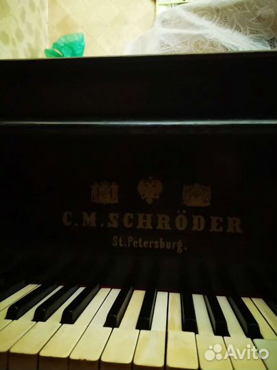 Рояль кабинетный