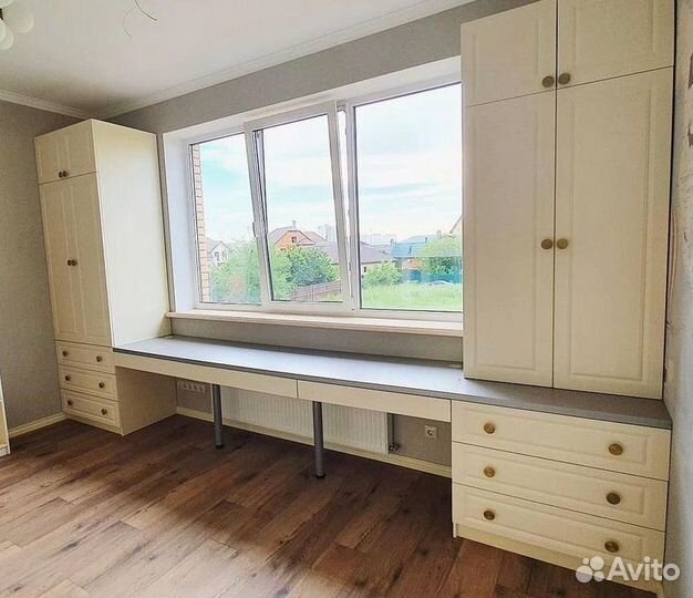 Рабочая зона у окна