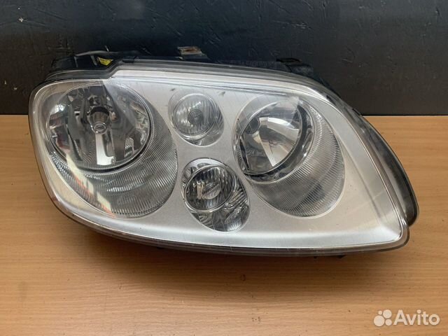 Фара правая VW touran (2003-2010)