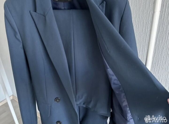 Костюм классический женский брючный 44р с кюлотами