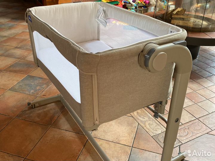 Люлька Chico next to me magic