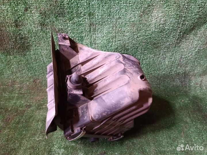 Корпус воздушного фильтра Volkswagen Passat B5 рес