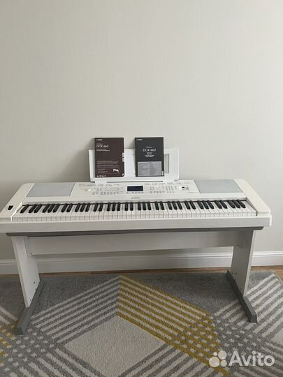 Цифровое пианино Yamaha DGX-660 WH