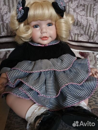 Кукла Адора