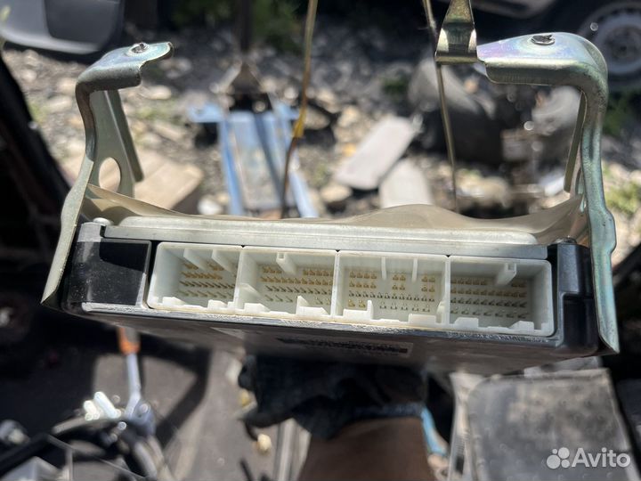 Блок управления двигателем toyota corolla e120