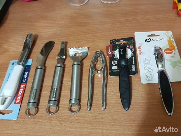Кухонные принадлежности,ножи, скребки, орехокол