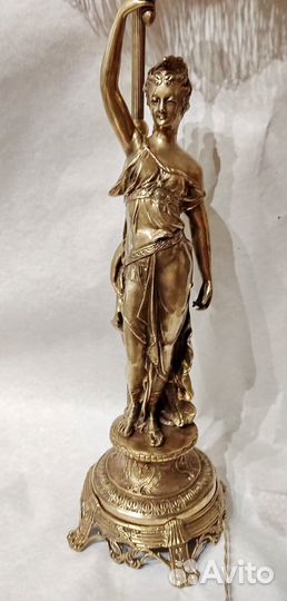 Эксклюзивная настольная лампа