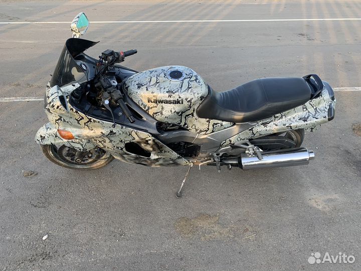 Kawasaki ZZR1100D