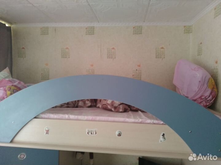 Кровать чердак со столом