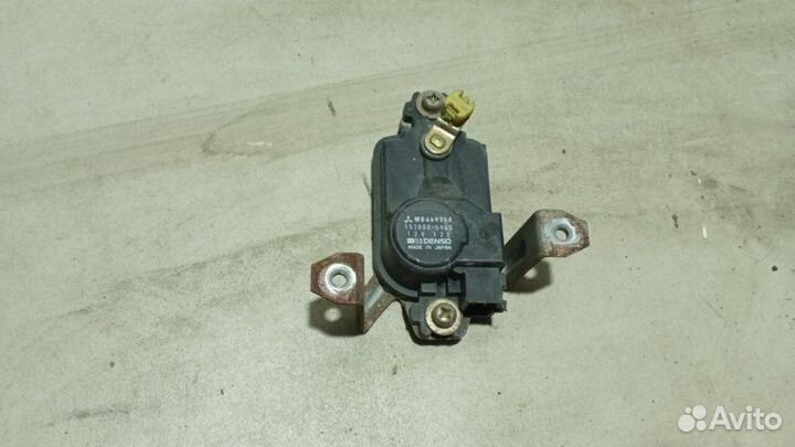 Активатор замка задний правый Mitsubishi Pajero 2