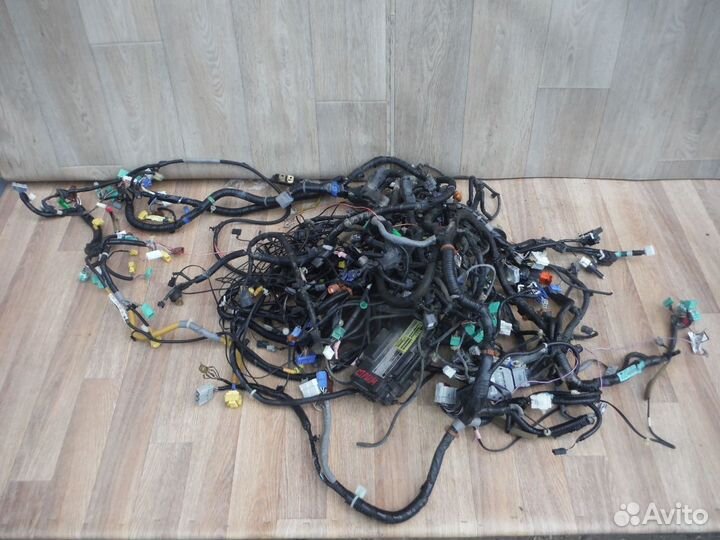 Проводка двс и салона Honda Stream 2003