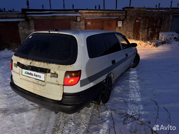 Toyota Caldina 1.5 AT, 1993, 301 500 км