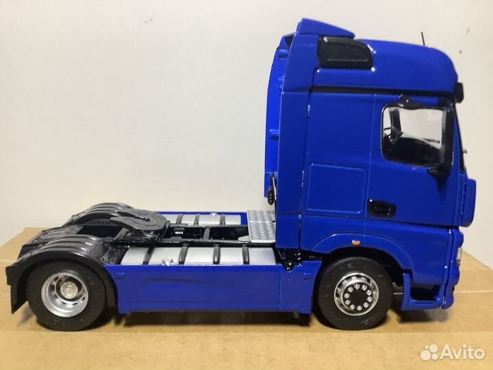 Модель автомобиля KAMAZ-54901 1:43 аист