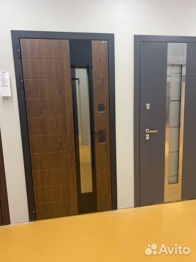 Дверь входная с терморазрывом и стеклопакетом