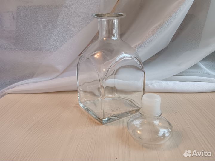 Бутылка с пробкой 0,7 л, квадратная, винтаж