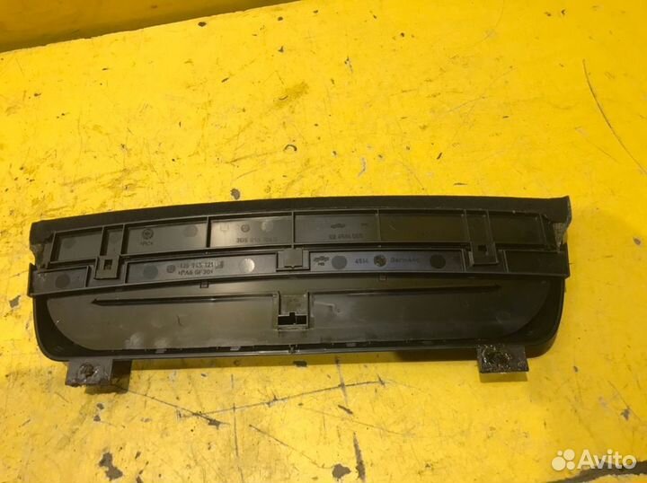 Стоп сигнал дополнительный Volkswagen Passat 2000