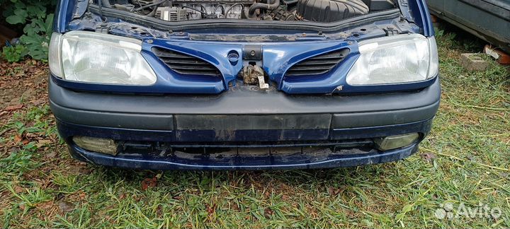 Решётка радиатора Рено Сценик