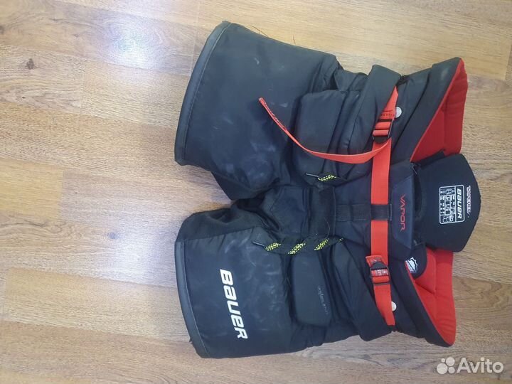 Хоккейные вратарские шорты бауер