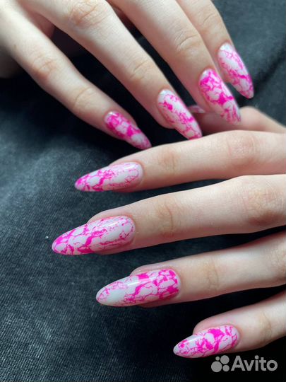 Маникюр и педикюр в 4 руки