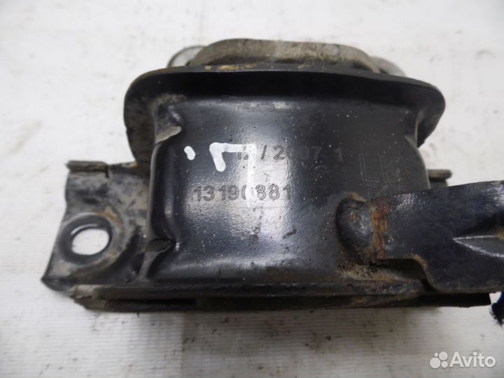 Опора двигателя левая Opel Corsa D 2006-2015