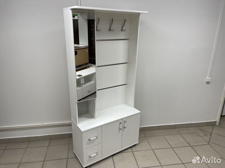 Прихожая новая с зеркалом