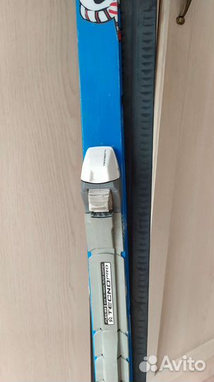 Беговые лыжи, палки, ботинки 2 пары