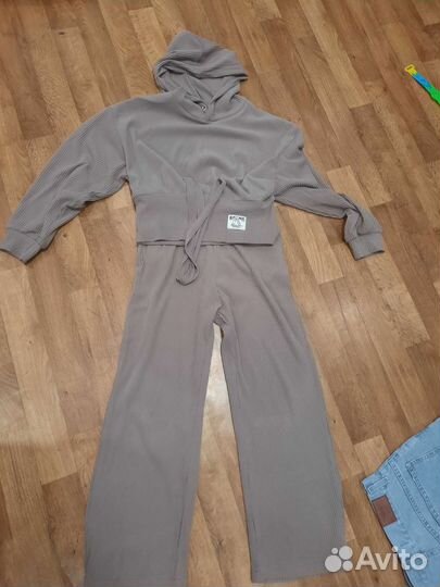 Костюм на девочку 146