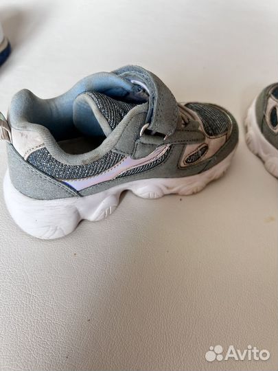 Кроссовки детские