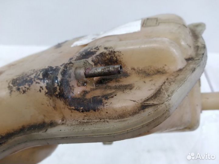 Бачок расширительный передний Skoda Superb 1