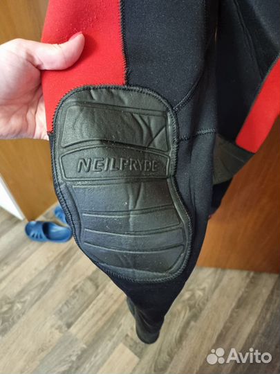 Мужской красный гидрокостюм Neilpryde