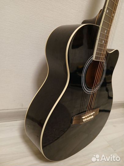 Акустическая гитара