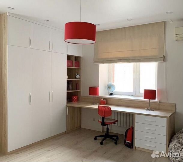 Детский письменный стол