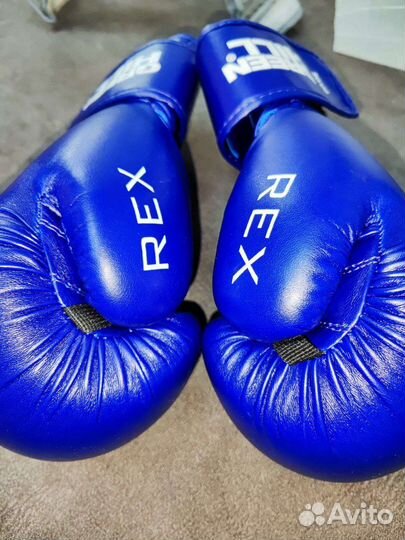 Боксерские перчатки 10 oz green hill rex