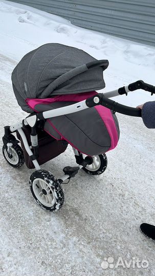 Коляска 3 в 1 + автокресло