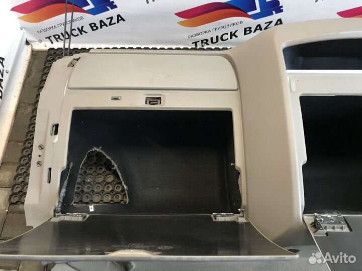 1690492 Консоль кабины верхняя Daf XF105