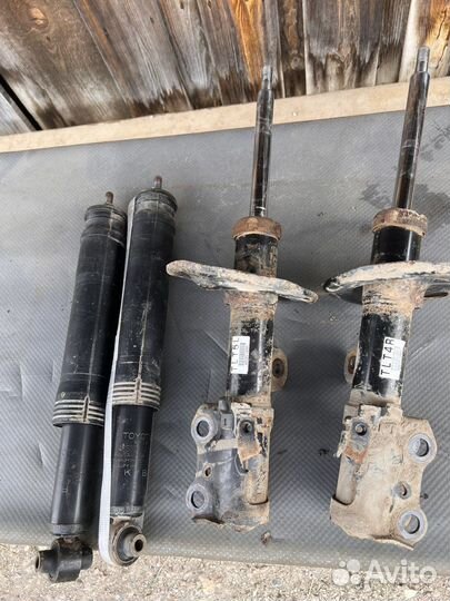 Амортизатор Toyota Corolla 140/150