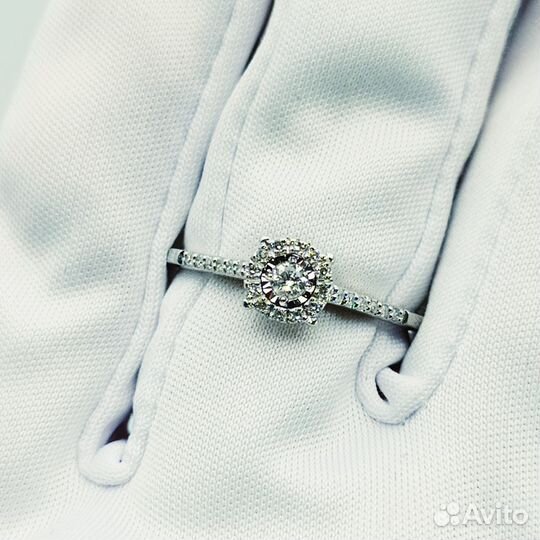 Золотое кольцо с камнем 17р