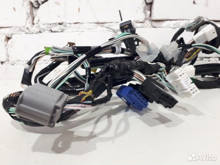 Жгут проводов двери передний правый Toyota Rav4